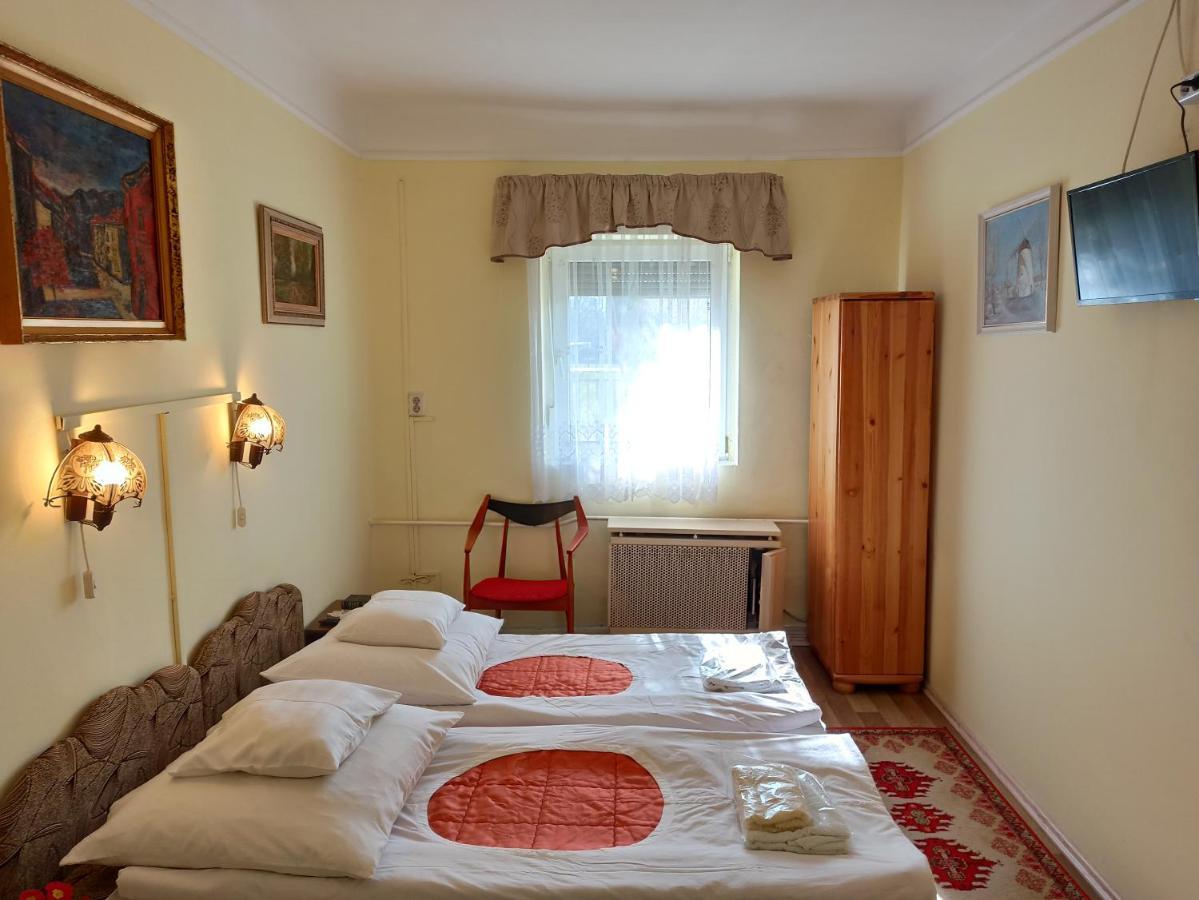 Ópusztaszeri Mózes Vendégház Esterno foto