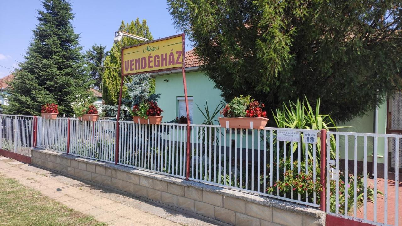 Ópusztaszeri Mózes Vendégház Esterno foto