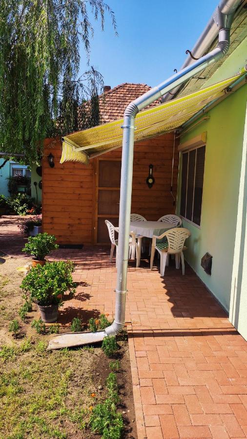Ópusztaszeri Mózes Vendégház Esterno foto