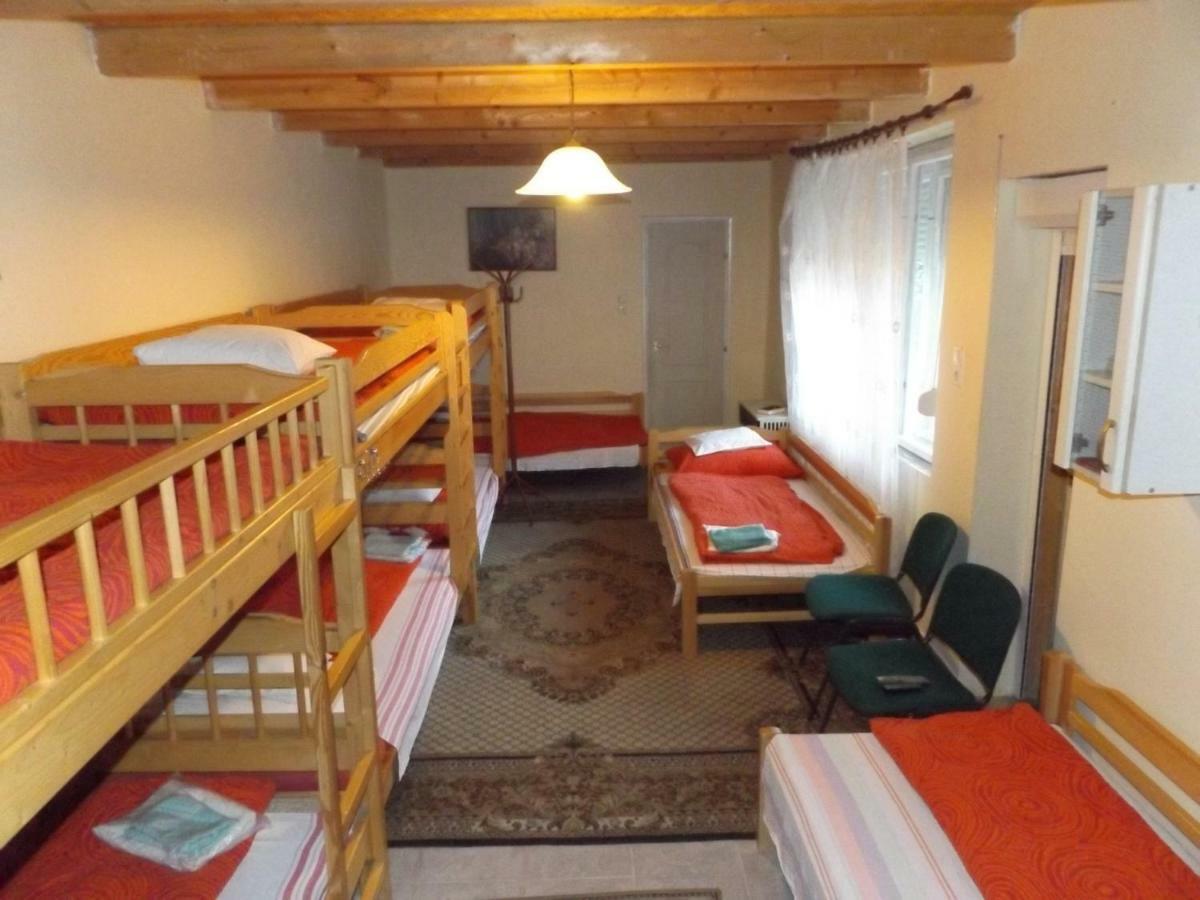 Ópusztaszeri Mózes Vendégház Esterno foto