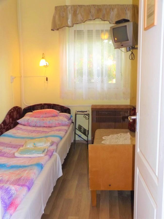 Ópusztaszeri Mózes Vendégház Esterno foto